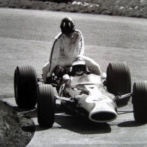 Un auto stoppeur nommé Graham Hill au Nurburgring...